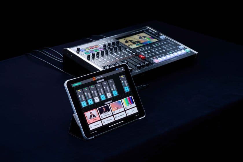 専門知識のない方でも簡単に映像・音響システムを操作できる
無償のiPadアプリを公開