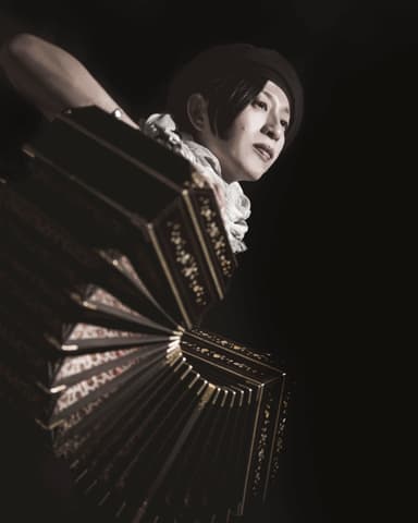 小川紀美代(バンドネオン)