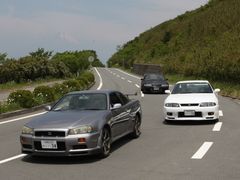 伝説の名機RB26DETT搭載車両の3台を“レンタルで乗り比べる”パッケージ開始　～第二世代スカイラインGT-Rの3台(BNR32／BCNR33／BNR34)を箱根・伊豆で一気乗り！～