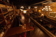 文豪も愛した新宿・老舗酒場の姉妹店がオープン！40種類以上の豊富な料理×ワインが楽しめる『NADNYE』　～特別コースを提供・ハッピーアワーも開催～