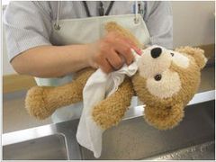 「捨てられない」ぬいぐるみを海外の子どもへ寄贈するリサイクルの愛のプロジェクトが熊本被災地へ！　～障がい者就労支援も行なう社会貢献型活動～