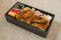 陸前高田の漁師 村上さんが作った漁師のタコ丼(1,000円 税込)