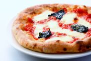 「石釜PIZZA 屋台 boccheno」のピザ