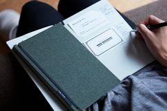 温かみのあるフェルトを表紙にした名刺ファイル～「Log book」のハイグレードシリーズとして登場～