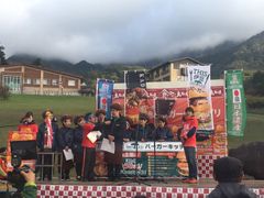 「THIS 伊豆 しいたけバーガー」初出展で全国第2位の快挙！