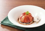 期間限定・デニーズ季節の新作スイーツ　青森県産ふじ林檎のデザート　フレッシュ＆コンポートした林檎を5種類の仕立てにアレンジ