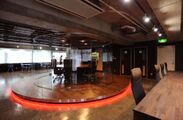 ランウェイのあるオフィスは、見た目×実用性を考え抜いたデザイン！建築商売がベクトル東京事務所の設計施工を手がける