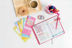 業界初“台紙ごと”手帳に貼って持ち運べる！ありそうでなかった便利シール『HARU ＆ HARU(ハルアンドハル)』2017年1月中旬発売