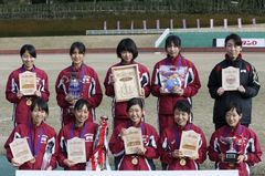 女子駅伝をオシャレに　お腹からサポート　12月30日に行われる富士山女子駅伝で4連覇を目指す「立命館大学女子陸上競技部」を株式会社アズが「お腹から応援」