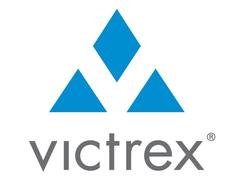 “世界初”新規ヒンジ機構搭載の眼鏡に『VICTREX(R) PEEK』採用　
～ 飛行機の垂直尾翼にヒントを得た最新眼鏡 ～
