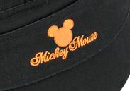 ウエストベルトの刺繍　(c)Disney