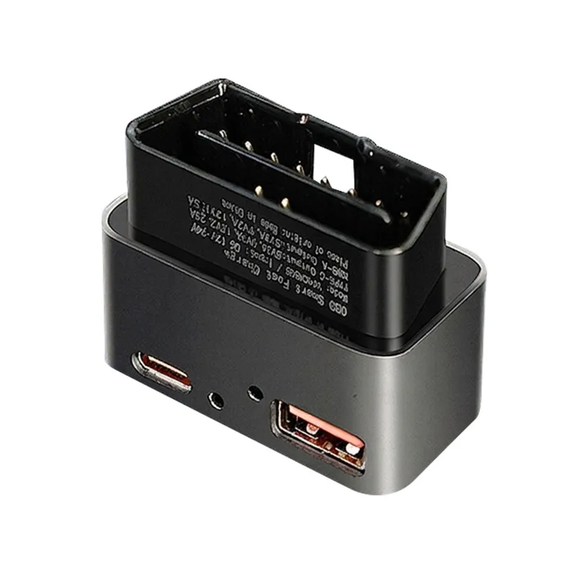 OBD-USB01 本体。USB Type-AとType-Cの2ポートを搭載