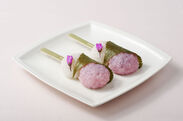 春限定！1串で2つの味が楽しめる『よくばり桜餅』が今年も登場！桜前線に合わせ3月下旬から九州・中国・四国で販売スタート