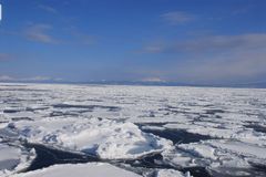 宿からのオホーツク海流氷