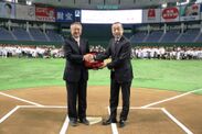 日本ライフライン株式会社、少年野球スクール・ジャイアンツアカデミーへAED寄贈