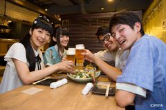 ＜新人歓迎パーティーでの会話は「趣味などプライベートの紹介」を！「芸の強要」はNG行為＞
