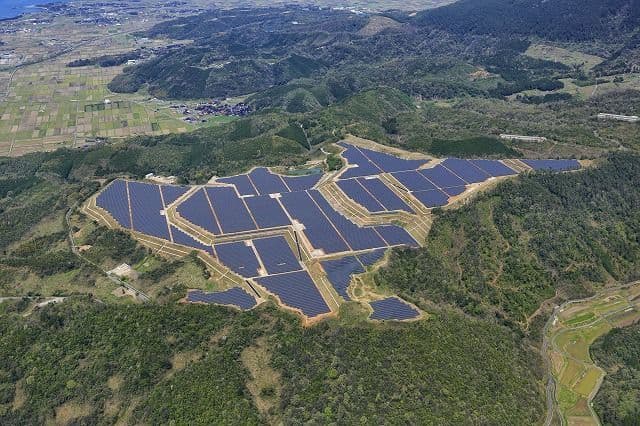 鳥取・米子メガソーラー発電所の竣工式を実施