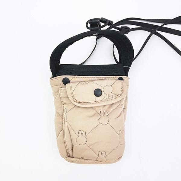 ミッフィーのドリンクホルダーが便利すぎ。クリップでどこでもサッとりつけ。手が塞がるもやもや解消。