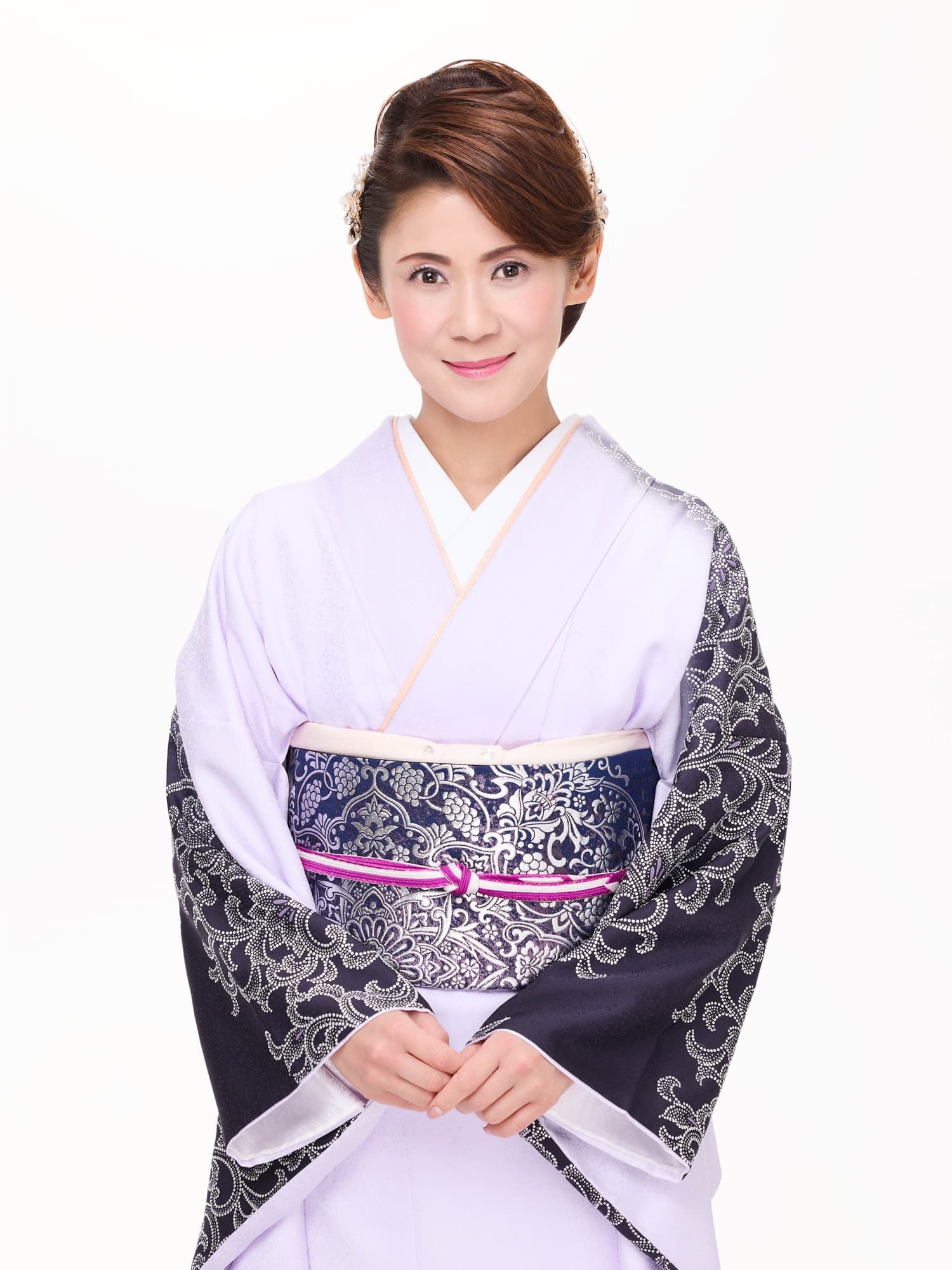 デビュー30周年を迎える歌手・美貴じゅん子の最新曲『流氷たずね人』が有線演歌歌謡曲リクエストランキング1位を獲得。 6月22日には紀尾井町・ホテルニューオータニで30周年記念パーティーも。
