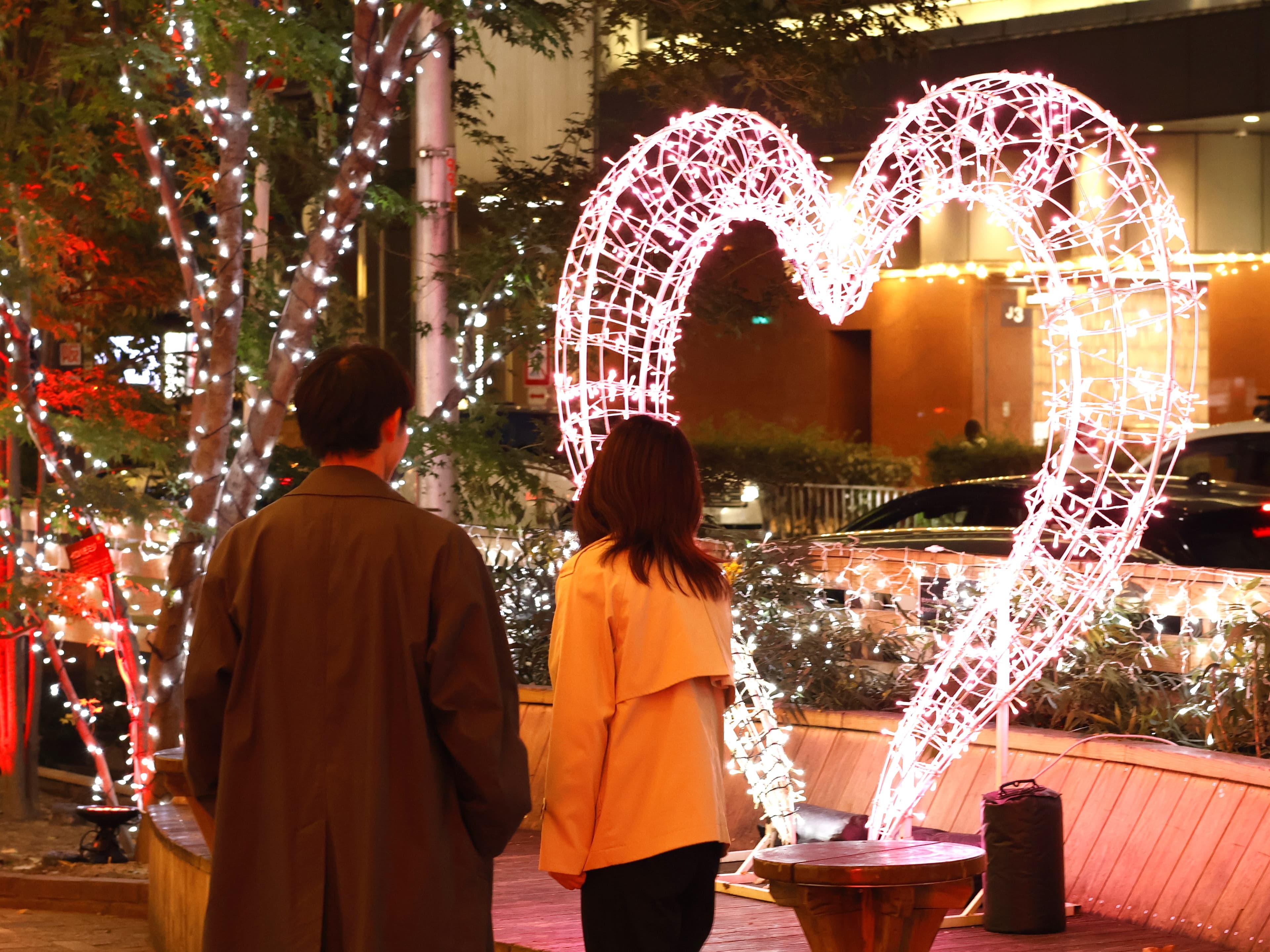 梅田東通りの玄関口・OS広場でクリスマスマーケット初開催 ～冬のまちにあたたかなひとときを～ 12月12日（金）～12月14日（日）