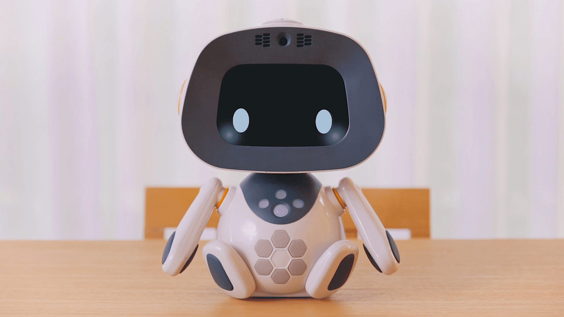 ユニボとあそぼう！ コミュニケーションロボット「ユニボ」体験会開催