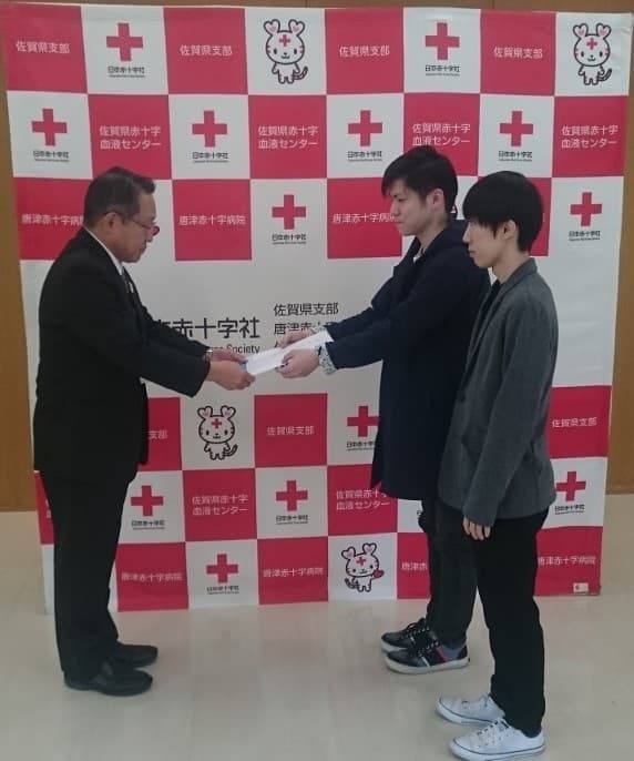 【ボランティア活動】通信制高校の生徒が佐賀駅前で募金活動をします_ＫＴＣおおぞら高等学院 佐賀キャンパス