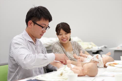 はじめての“ママ・パパ体験”を学ぶ！赤ちゃん人形で学ぶプレママ・プレパパセミナー in 広島