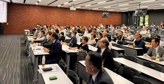 近畿大学アンチエイジングセンター第36回市民公開講座　"食べる力"の低下を防ぎ、食事で健康的に老化を遅らせる方法について講演