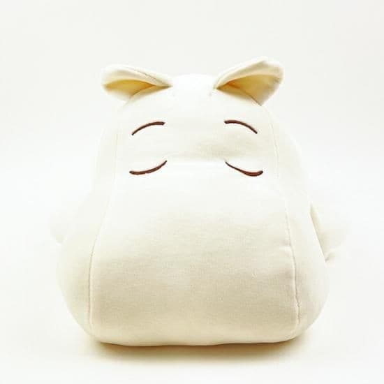 ムーミンのもちもち抱き枕。すやすや眠る姿におもちのような肌触りで思わずぎゅっとしたくなること間違いなしです。