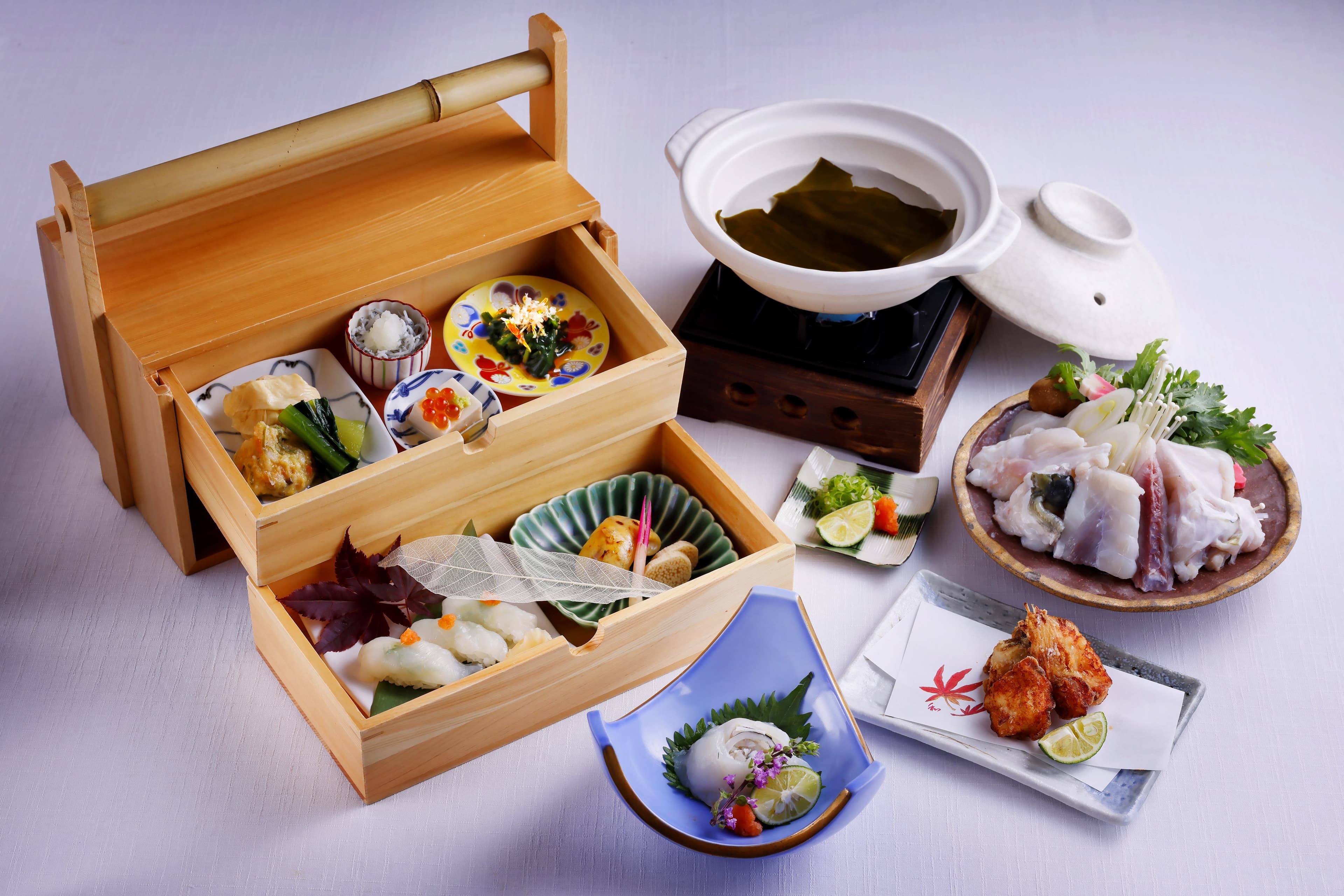 冬の海の幸を贅沢に使用したご褒美膳 冬季限定『三年とらふぐ』『蟹御膳』11月1日より提供開始【兵庫・淡路島　青の舎】