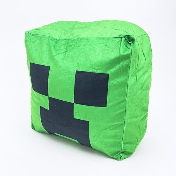 マイクラファンなら絶対に欲しくなる。ゲームに登場するあのキャラクターやアイテムのクッションです。
