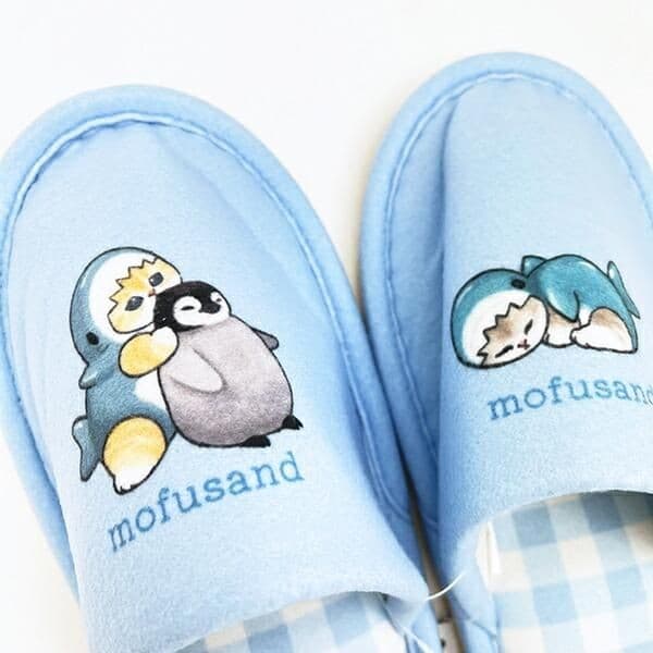 モフサンド、サメにゃんのキッチンアイテムは一味違う。キッチンマットとスリッパを揃えて。