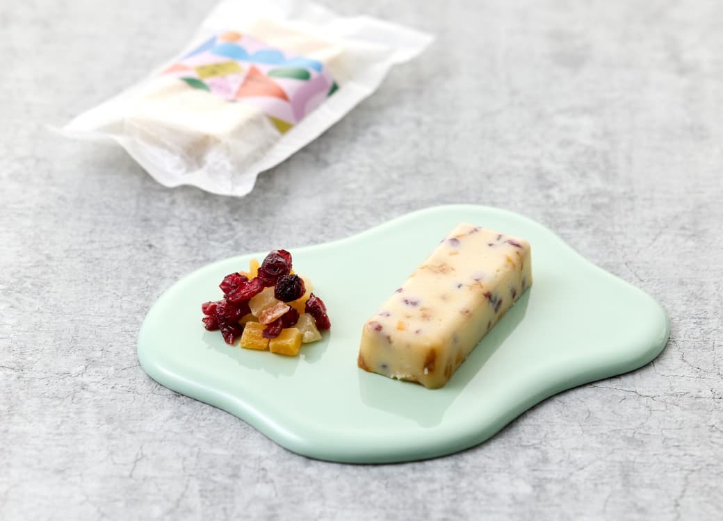 漬物専門店「銀座若菜」がつくるフルーツの甘みと食感が楽しい「チーズの酒粕漬〈ドライフルーツ〉」12月限定新商品を発売!