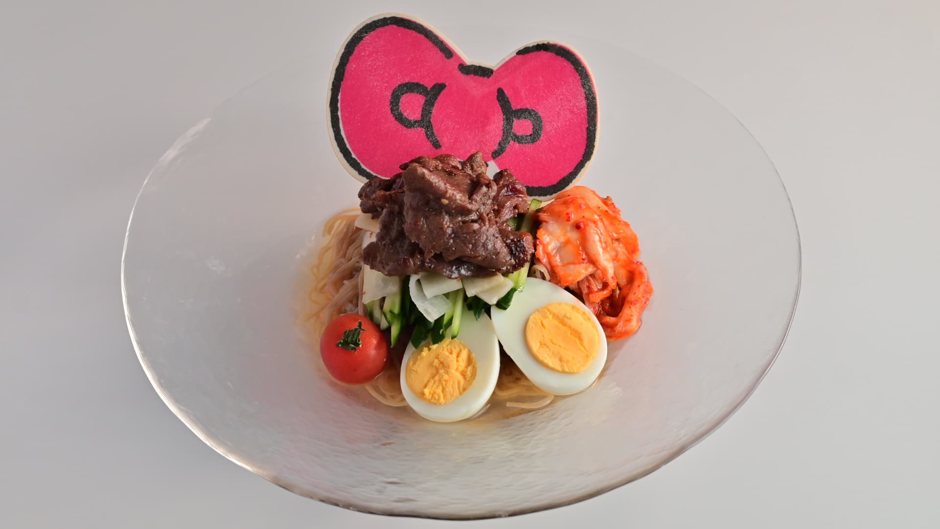 淡路島西海岸 「HELLO KITTY SMILE」 暑い夏に食欲そそる『本格韓国冷麺』が新登場！