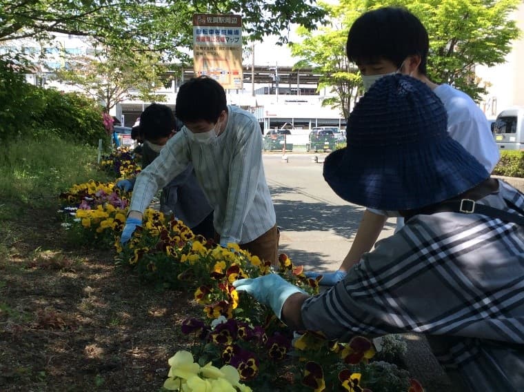 政治と向き合う高校生 佐賀市議会議員にホンネの質問