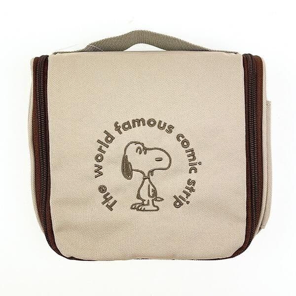 スヌーピーの便利なトラベルアイテム。コンパクトなのに広げると大容量で使いやすい◎フックで引っ掛けて使えるのも優秀すぎ。