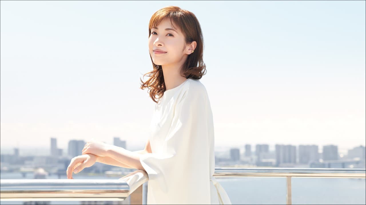 ヘレナ ルビンスタイン ブランド創立120周年を記念して、 明日海りおが2人の女性を演じる スペシャルムービー「Beauty is Power」を公開。 撮影秘話や美の原動力について語ったインタビュー動画を同時公開  