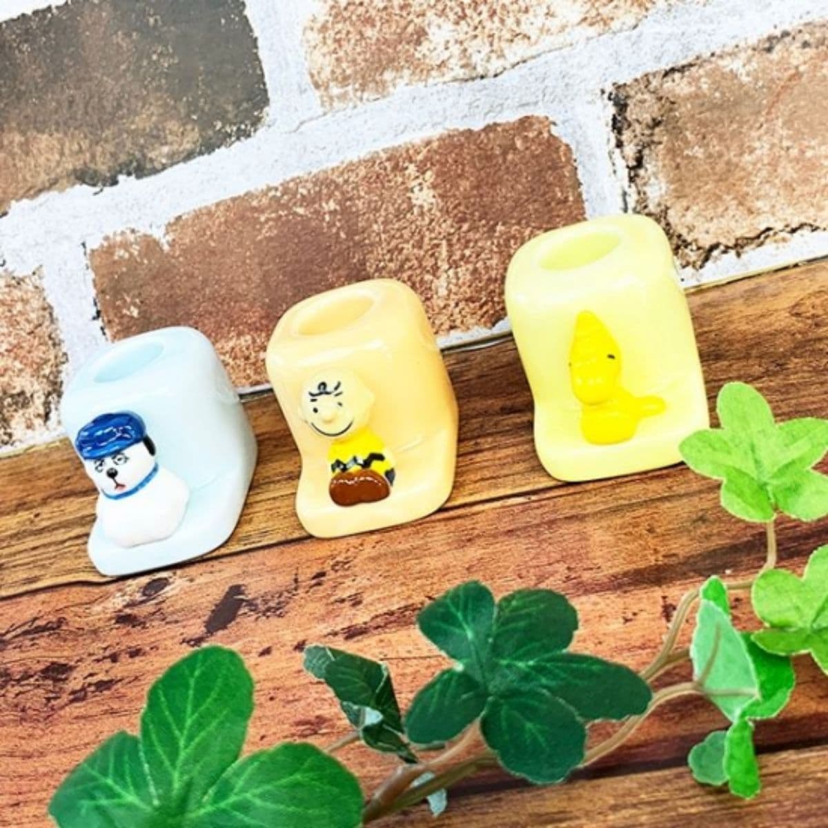 新商品！インテリアとしても可愛い♪スヌーピーの歯ブラシスタンド