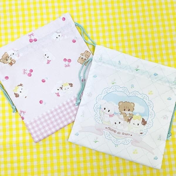 SNSで話題！mikko illustrationsのレトロでガーリーな世界観がぎゅっとつまった巾着です。