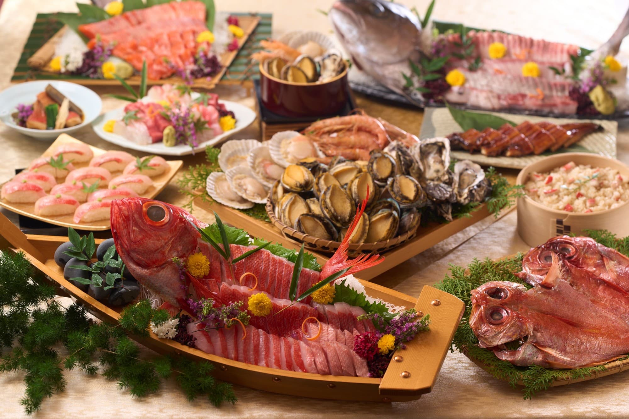 【Premium 伊東ホテルニュー岡部限定】追加料金無し！ 金目鯛づくしとあわびの海鮮バイキング 心ゆくまで金目鯛を。あわびの海鮮蒸しも味わう、満足の海の幸。