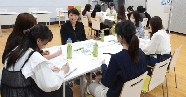 全国女子大学「実就職率No.1*」を支える「社会人メンター制度」２万人を突破したプログラム利用学生に向け、システムの利便性を高める--昭和女子大学