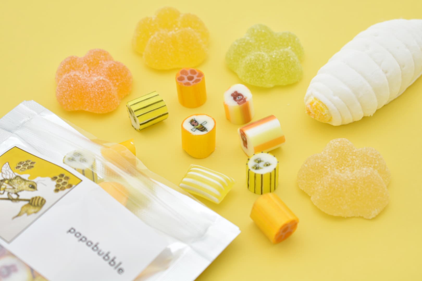 魅惑の甘いひと刺し。蜂の日スイーツが大集合