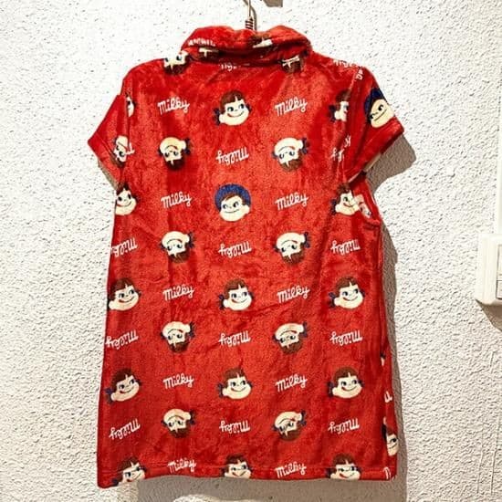 ペコちゃんのもこもこであったかいルームウェア。袖なしだから動きやすいのも使いやすくて便利です。