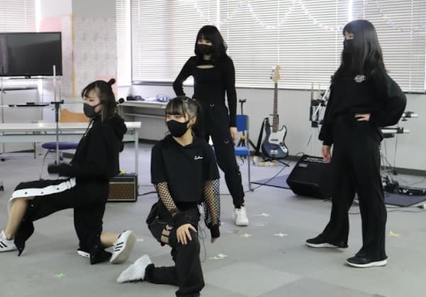 高校生が農業ボランティアに挑戦！古着リメイク！生徒が講師！リース作り? ボランティアの生徒たちが清掃活動に参加_ＫＴＣおおぞら高等学院