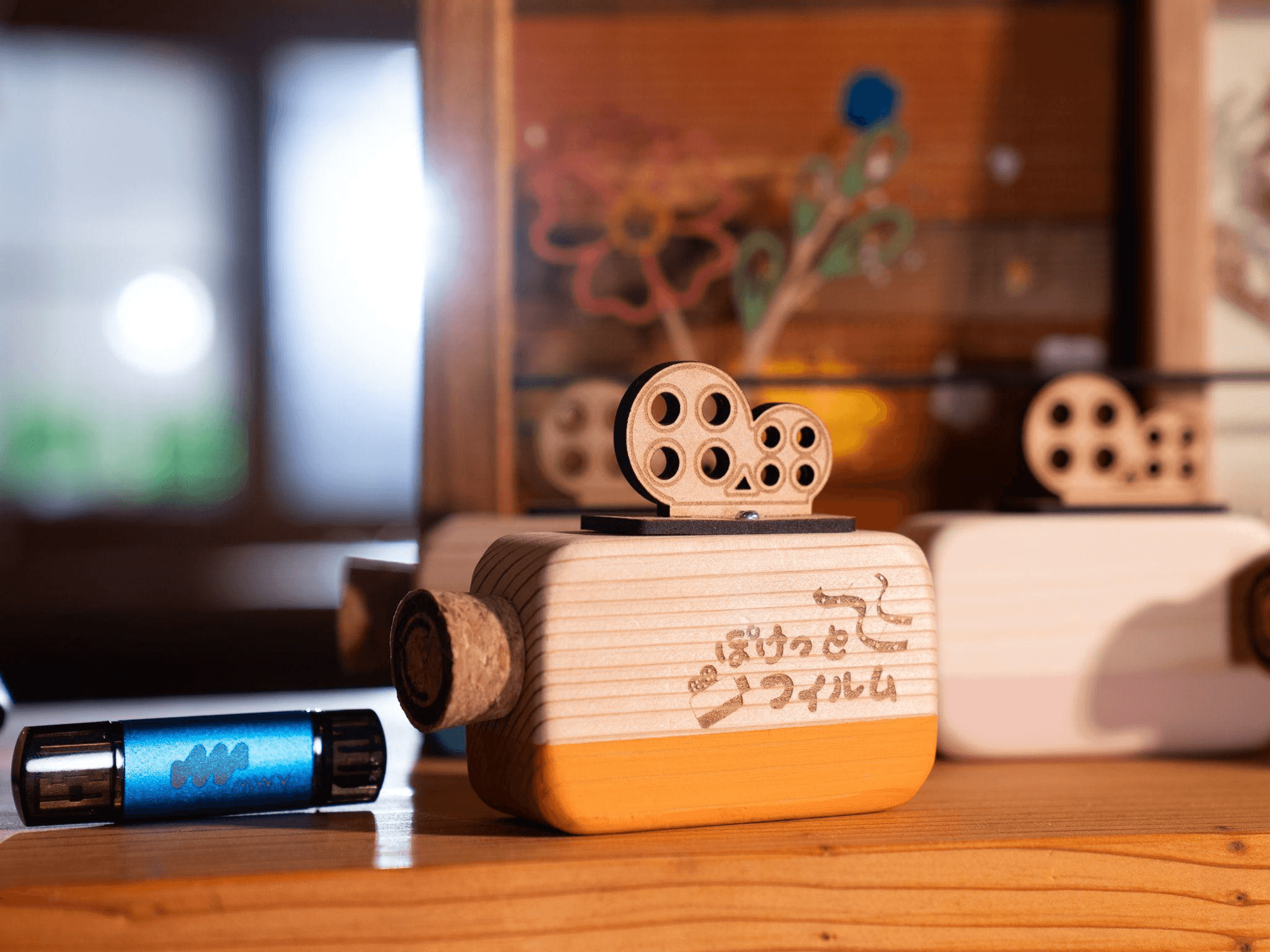 日本初！吉野杉のUSBメモリーケース。想い出を“カタチ”で残す新提案。