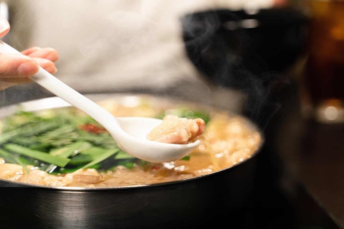 博多もつ鍋やま中が監修　初の「味変対応鍋スープ（リテール商品）」を全国の小売企業へと展開いたします。