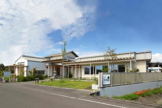 株式会社育暮家はいほーむす