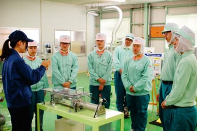 エアシリンダー内に残圧があった場合の衝撃と危険性を体感