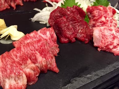 馬肉盛合せ