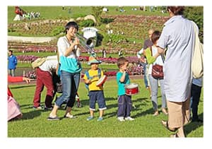 三田村管打団？　「三田村管打団？とみんなでパレード」